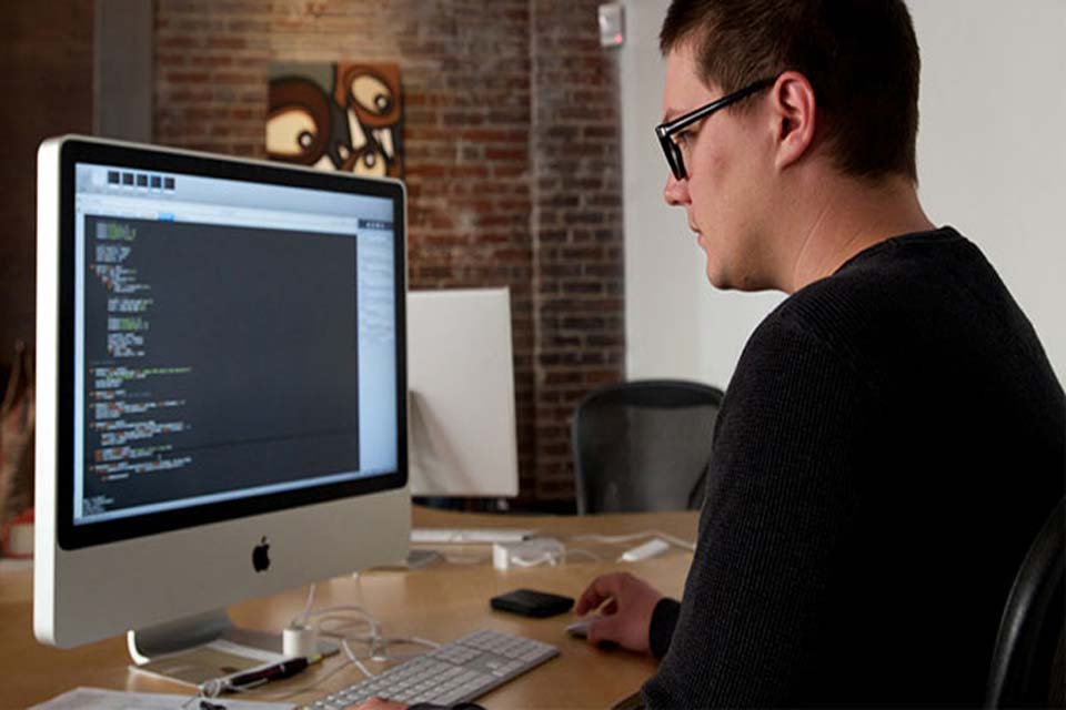 hiring an online freelance web designer